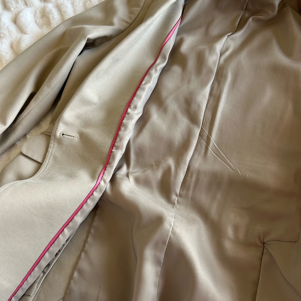 Banana Republic Women’s Beige Stretch Blazer - Picture 7 of 10